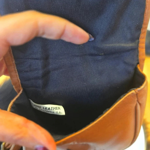 Genuine Leather crossbody purse - Picture 6 of 7